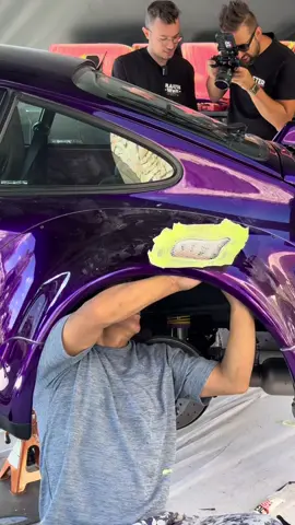 Nakai installing the fender scoops! #samsdetailing #porsche #rwb #nakaisan #rauhwelt 