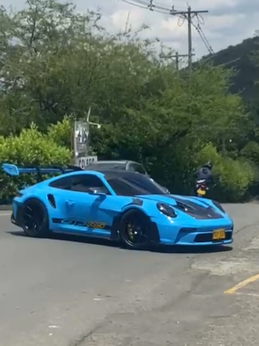 Porsche GT3 RS Riviera Blue 😍🔥  • • • • • • • • • • • • • • • 📸:@jpl_parum4 #porschegt3rs #gt3rsencali #rivierablue #porschegt3rsencali #viral @Porsche Colombia 