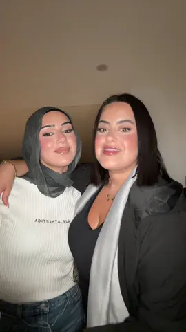 Long distance besties link up 👯‍♀️