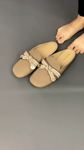 Sandal wanita SlipOn variasi pita Dari Bostanten #sandalwanita #sendalwanita #sandalcewek #slipon #bostanten 