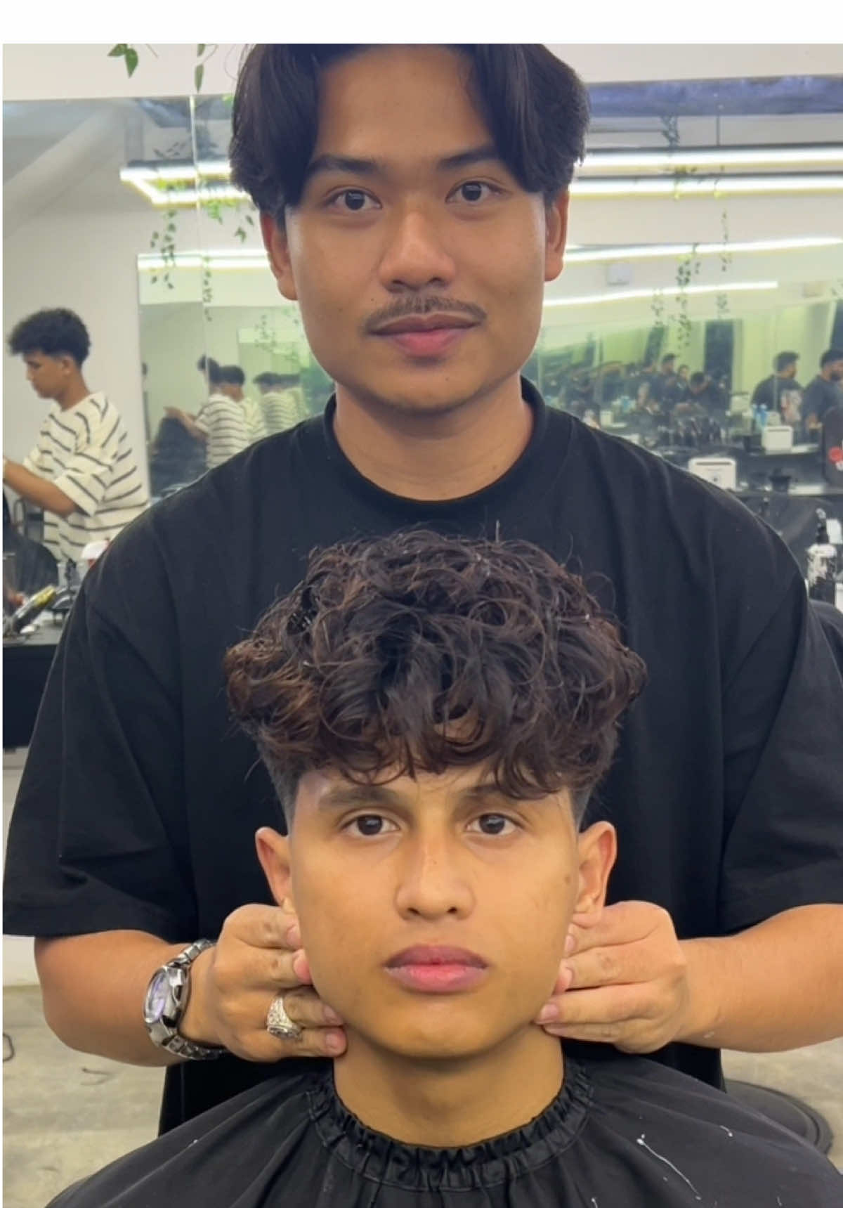 want to have high end tailored? let me cook! dm me to secure your slot👊🏻 #perm #koreaperm#losseperm #curlyperm #jawdropbarbershop 
