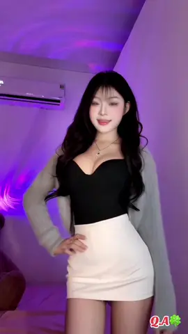 Hot girl nhảy😎❤️🤭#xuhuong #girlxinhnhay #nhachaymoingay #thinhhanh #hottrend  @Quỳnh Anh🍀  @Quỳnh Anh🍀  @Quỳnh Anh🍀 