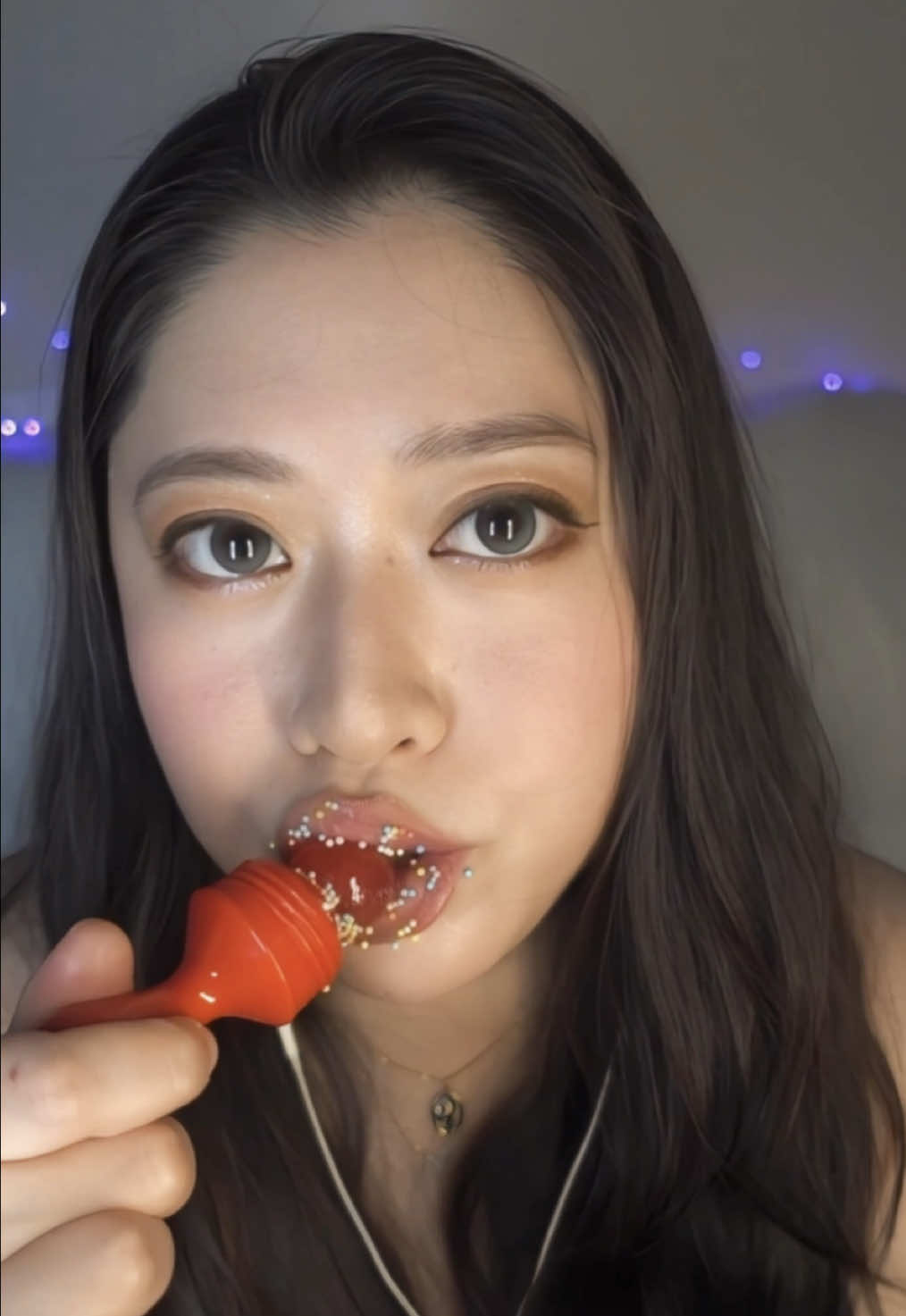 ASMR #asmr #asmrsounds #asmreating #eating #lollipop 