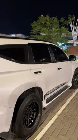 Malam minggu gabut#dieselcinematic #pajerodakar #modifikasipajerosport 