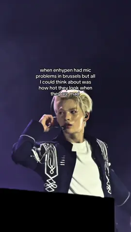HOLD ME BAAACCCKKKKK #ENHYPEN #ENHYPEN_IN_BRUSSELS #NI_KI #JUNGWON #HEESEUNG  