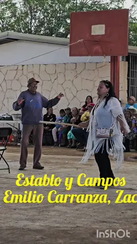 festejando a los abuelitos en #emiliocarranza #miguelauza #zacatecas sigume en facebook @establo y campos
