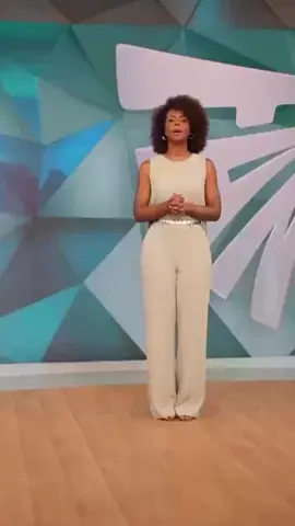 Domingo, no Fantástico, o doutor Drauzio Varella traz um alerta importante para quem toma vitaminas para turbinar a saúde. Médicos denunciam um aumento de casos graves causados por Hipervitaminose, o uso excessivo de vitaminas. Você vai saber que tipo de problemas isso pode causar. E mais: já pensou morar num lugar à prova de enchentes? O projeto genial que salva cidades da China dos alagamentos que matam. É o último episódio de “O Código Chinês”. E ainda: celebrando 30 anos de carreira, Joelma botou pra quebrar no palco do Show da Vida. É depois do @domingao #Repost @showdavida