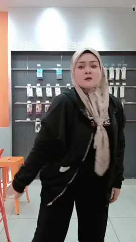 Version sapu lantai..hahaha..lek2 dh la enjoy2 je buat sgguh2 pun dpat apa kan.hahahaha..klau nk tgok btul2..jumpe kt desi chill nanti tau..blh booking seat dgan admin2 hebat kami @Fa @Guzel 🦋 @Ayda Daud 🦋 @Alhusna 🦋 @FAZ🦋 @FAZ ..sahabat sporting @Reymond@Jayr  @🦋Mamy Gojes🦋 @🌻🤍Inn💚💐 @maswaniz @alleyiwan88_innerfemme @CIK SALMAH SHOP @Syakilla Ara Kikilal @🎀S'yun ☺️❤️🎀 @❤Zitafirdaus Zitadaus😘 dan ramai lagiii..#fyp #fypシ゚ #fypp #fatehaghl #chilldesi2025 