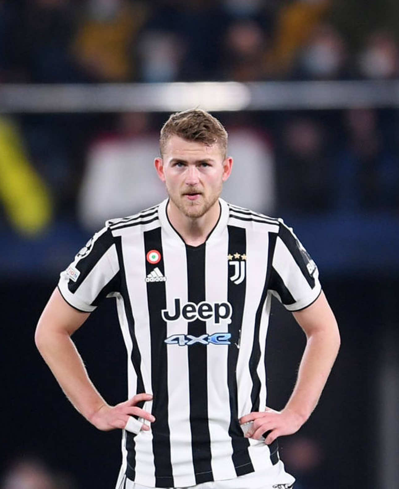 Tackle or Foul? De Ligt's controversial challenge on Correa! ⚔️😳 Was it a foul or fair play? 👀 Let us know in the comments! ⬇️ #FootballDebate #Soccer #var 