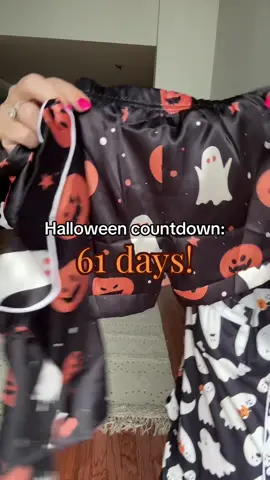 Spooky lil kids Halloween set!! The cutest pajamas for such a great price!! #pajamaset #kidspajamas #spookyszn #halloween 