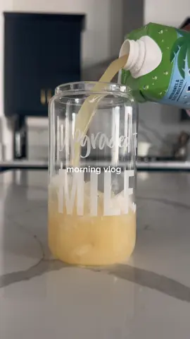 Spend the morning with me 🤭 #morningvlog #momvlog #morningroutine @Vita Coco @MaryRuth's @eos Products @Dove Beauty & Personal Care @LUSH 