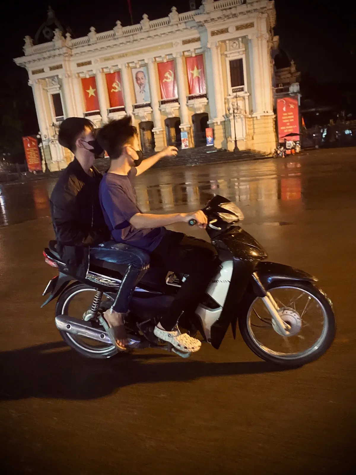 Nếu anh kể cho em về bóng tối tâm hồn anh, liệu em có còn xem anh là ánh mặt trời? #xuhuongg