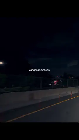 siapa orangnya? #xycba #fouryou #lyrics #galau 