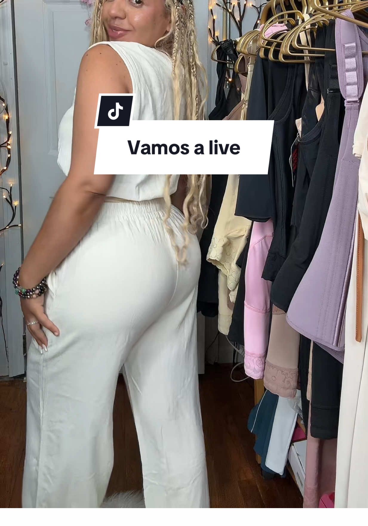 Vamos a live con todas las ofertas. #shapewear #tummycontrol #live #yiannashapewear #fajasmoldeadoras 