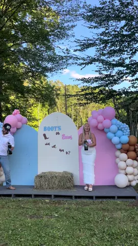 So happy for my baby cousin! #itsagirl🎀 #genderreveal 