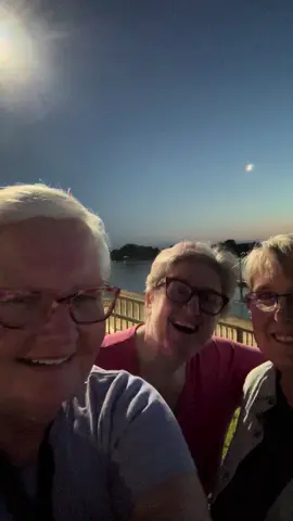 @🌼Kimmerz_4ever ⚡️🍊  🌅 @deaffarmqueer 