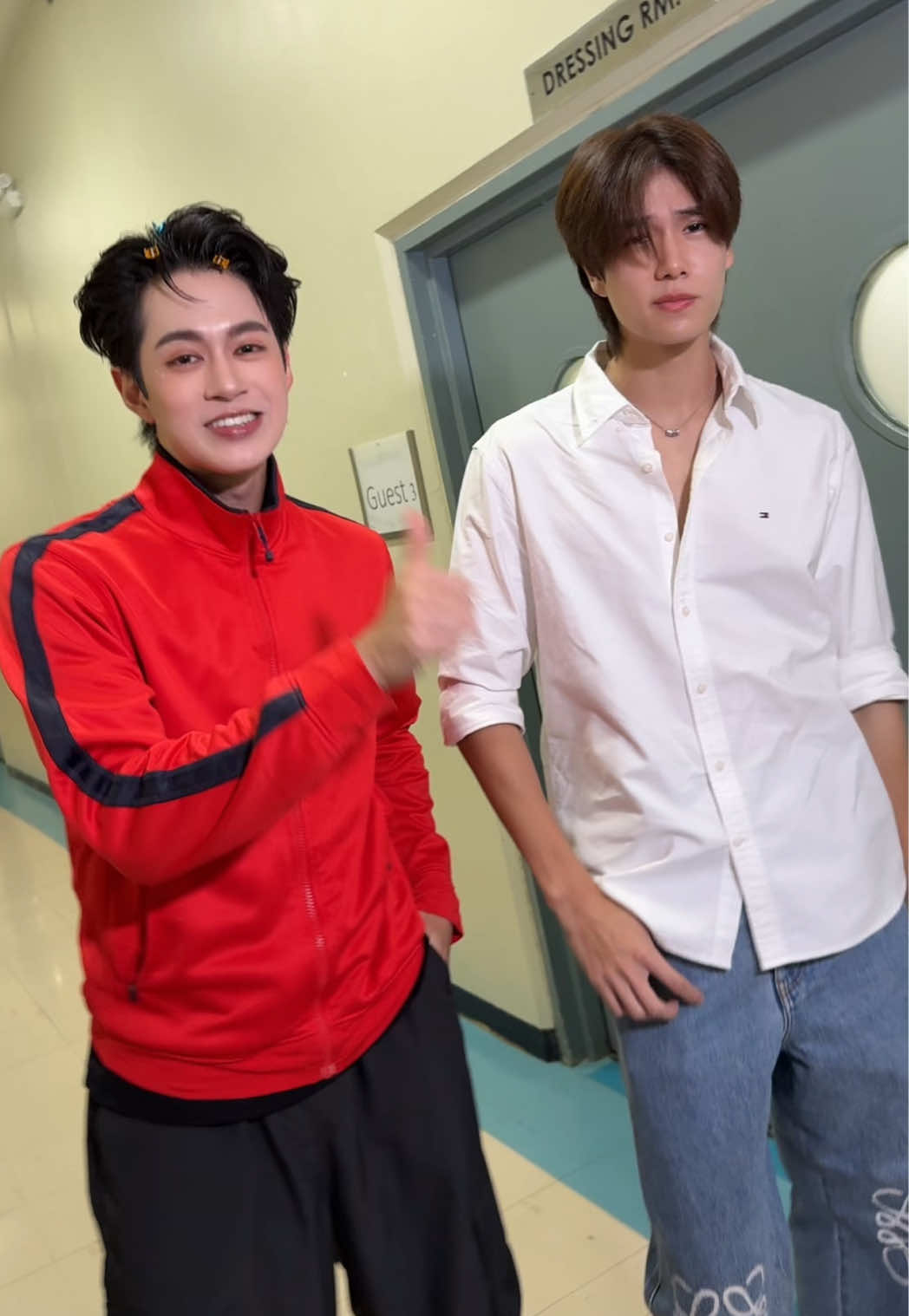 ขอบคุณน้องภูวินทร์ ที่มาม่วนจอยด้วยกันนะครับ เหมือนย้อนวันวานครับ555555555😂 @phuwintang 🙏🏻🧡 #PROXIEth #PROXIEGun #PHUWINTANG #BADSHAWTYChallenge 