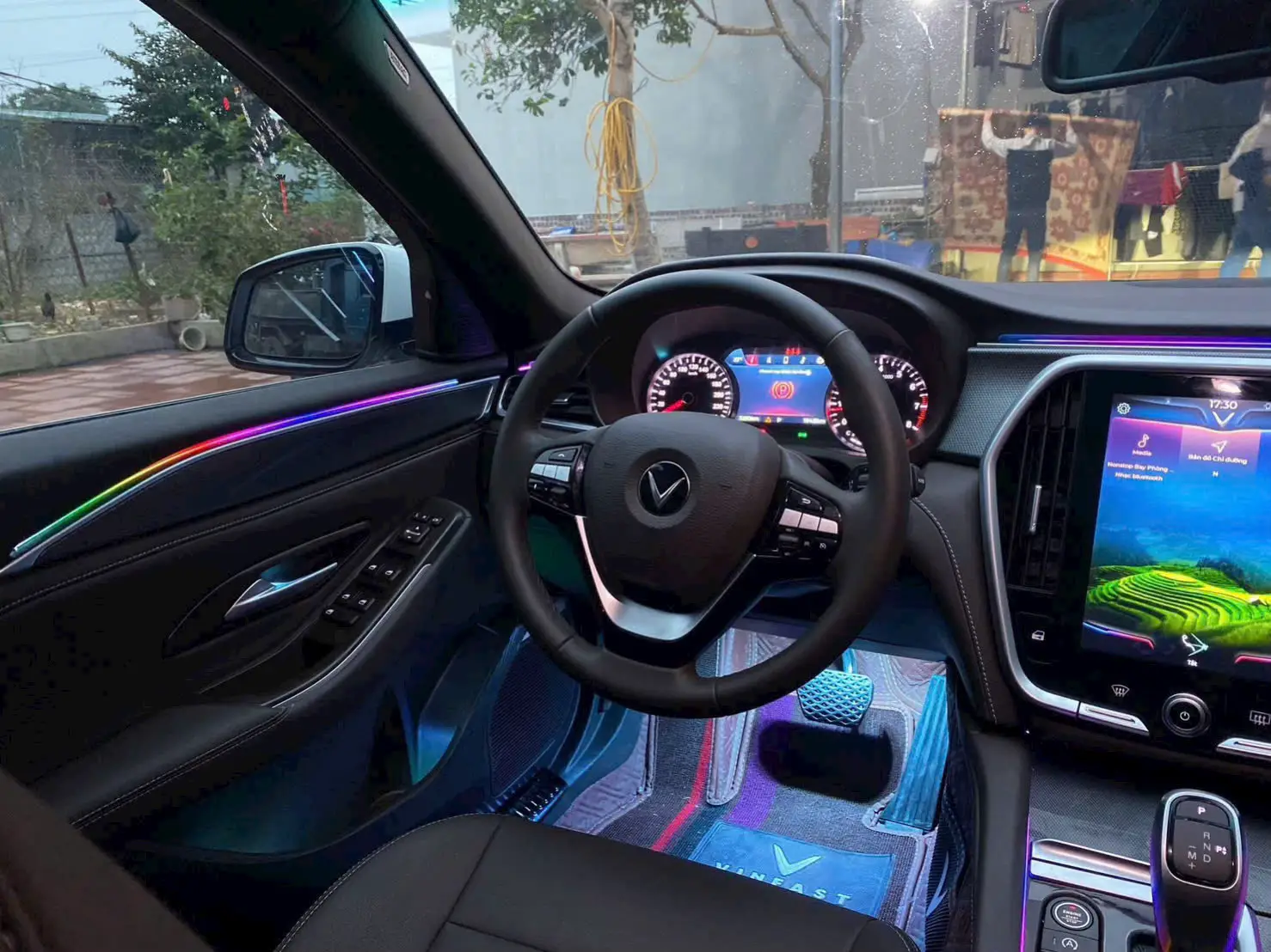 ✨ Biến khoang lái Lux A thành không gian đẳng cấp! Nâng cấp LED nội thất – ánh sáng lung linh, sang trọng, cá nhân hóa theo ý thích! ✅ Gắn chuẩn zin ✅ Nâng cấp cho xe thêm đặc sắc 🇻🇳#vinfast #xuhuong #phukienvinfast 