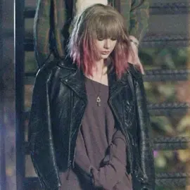 rock emo taylor would heal me #taylorswift #viral #fyp #theerastour #swifttok 