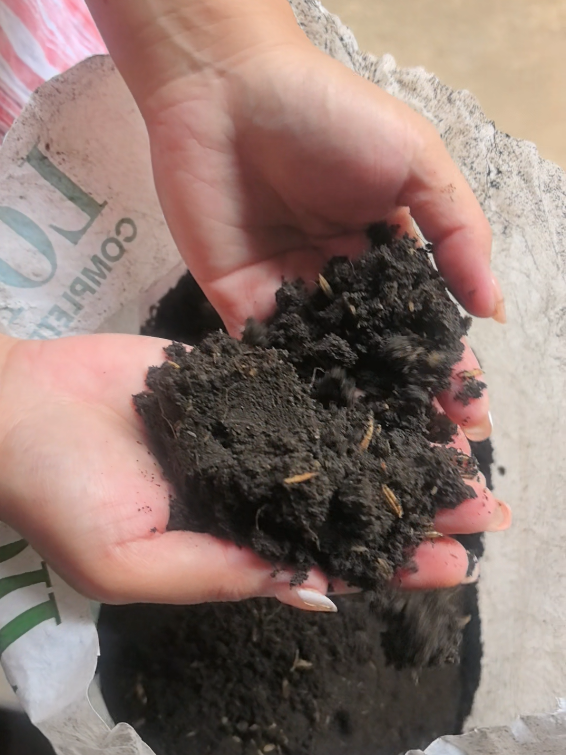LOAM SOIL ORGANIC SOIL 8KGS.#cocopeat #soil #organicsoil #loamsoilorganicsoil #loamsoilforplants 