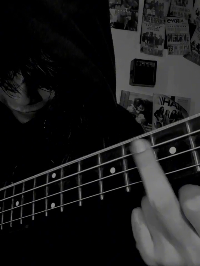 Hmmm.... #tiktoklive #livetiktok #komdigi  #metallica #one 