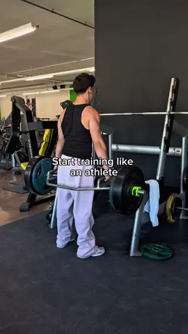 Start training like an athlete. Focus on heavy compound lifts! #GymTok #athlete #fyp #strength #xyzabc 