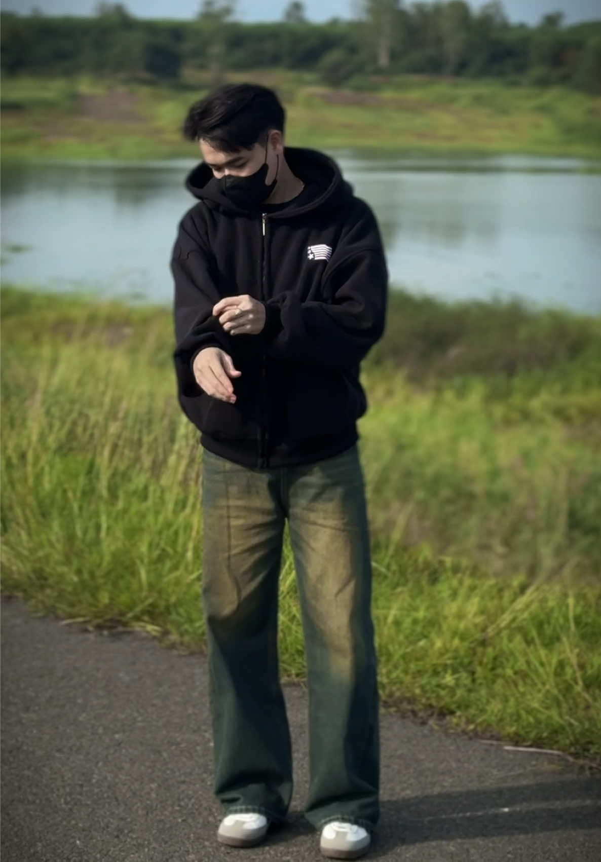 Áo hoodie thêu hình fom đẹp nhiều màu cho mọi người lựa chọn #aohoodie #aokhoac #xh 