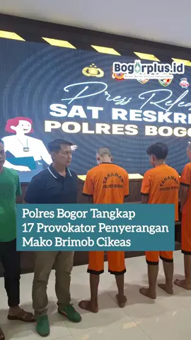 Polres Bogor mengamankan 17 orang Provokator penyerangan Brimob Cikeas. Dari 17 itu 4 diantaranya ditetapkan menjadi tersangka.  Salah satu tersangka berinisial M merupakan Provokator penyerangan Mako Brimob Cikeas. Ia mengaku disuruh oleh seorang TNI.  Nyatanya, M melakukan provokasi itu atas dasar keinginan diri sendiri. #provokator  #aksidemontrasi  #polresbogor  #brimobcikeas  #bogorplusid 