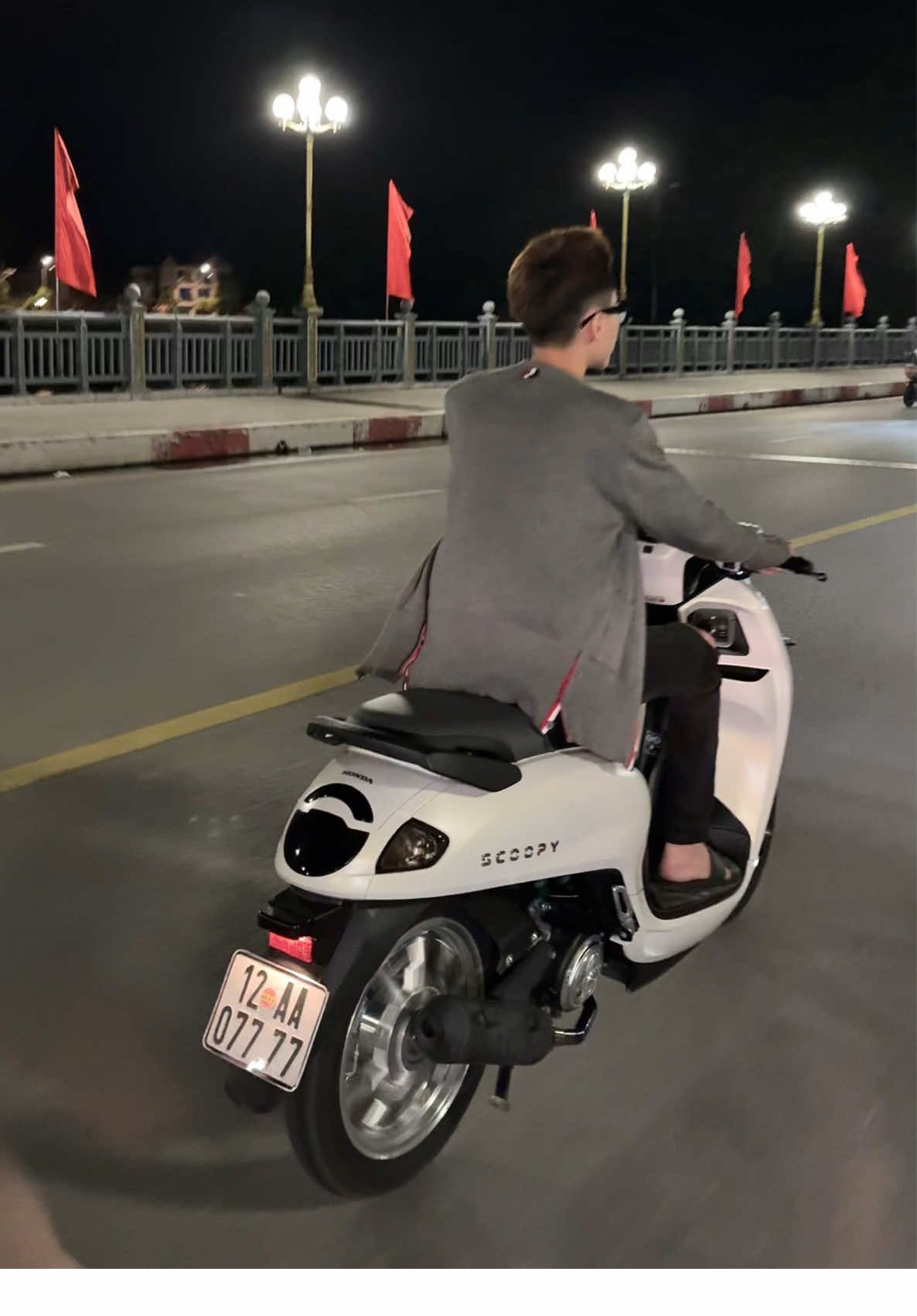 Chọn chiếc xe điện cà tànggg 🥹#scoopy2025 #xuhuongtiktok 