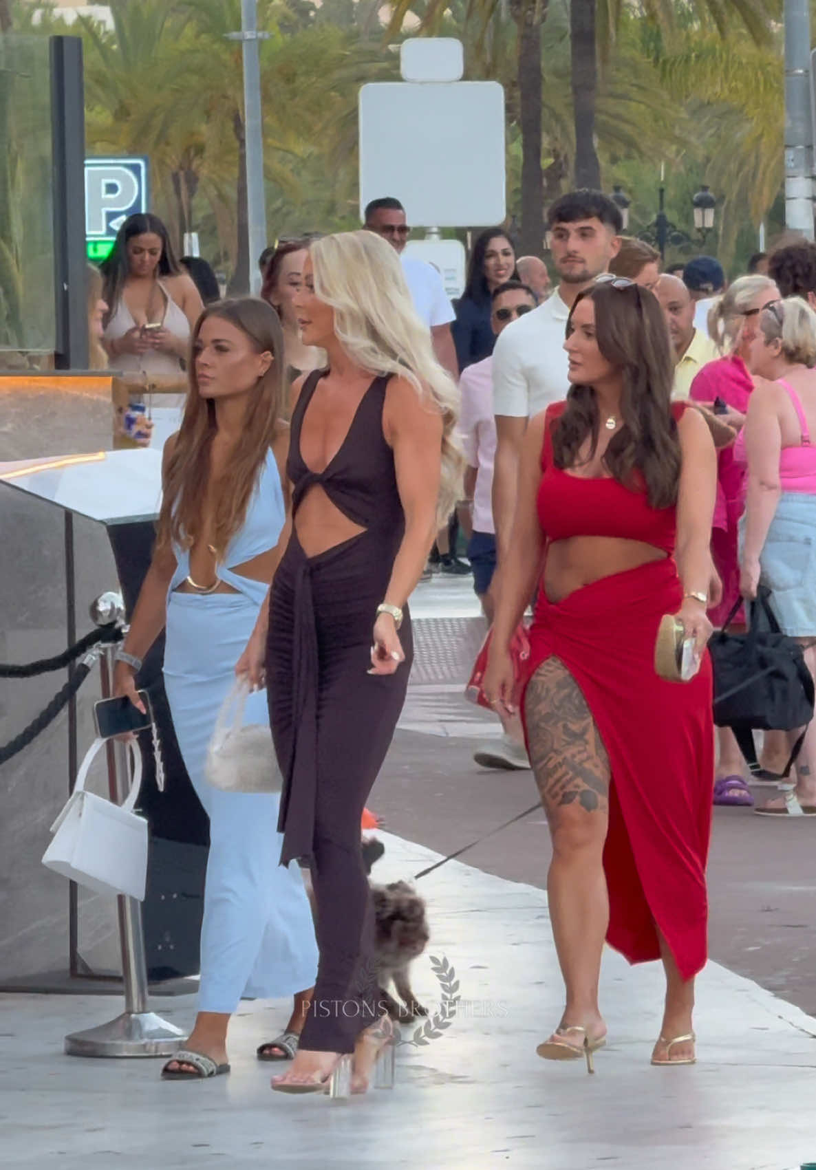 Gorgeous sexy shiny ladies walking through Puerto Banus 👠✨ #marbella #billionaire #Lifestyle #luxury #girls 