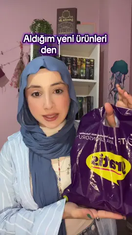 Gratisten aldığım yeni makyaj malzemelerine gelin beraber bakalım✨💞 içlerinden beğendiğiniz var mı✨💕 . . . . . . . #reklamdeğil #makeup #makyaj #gratis #ürüninceleme 