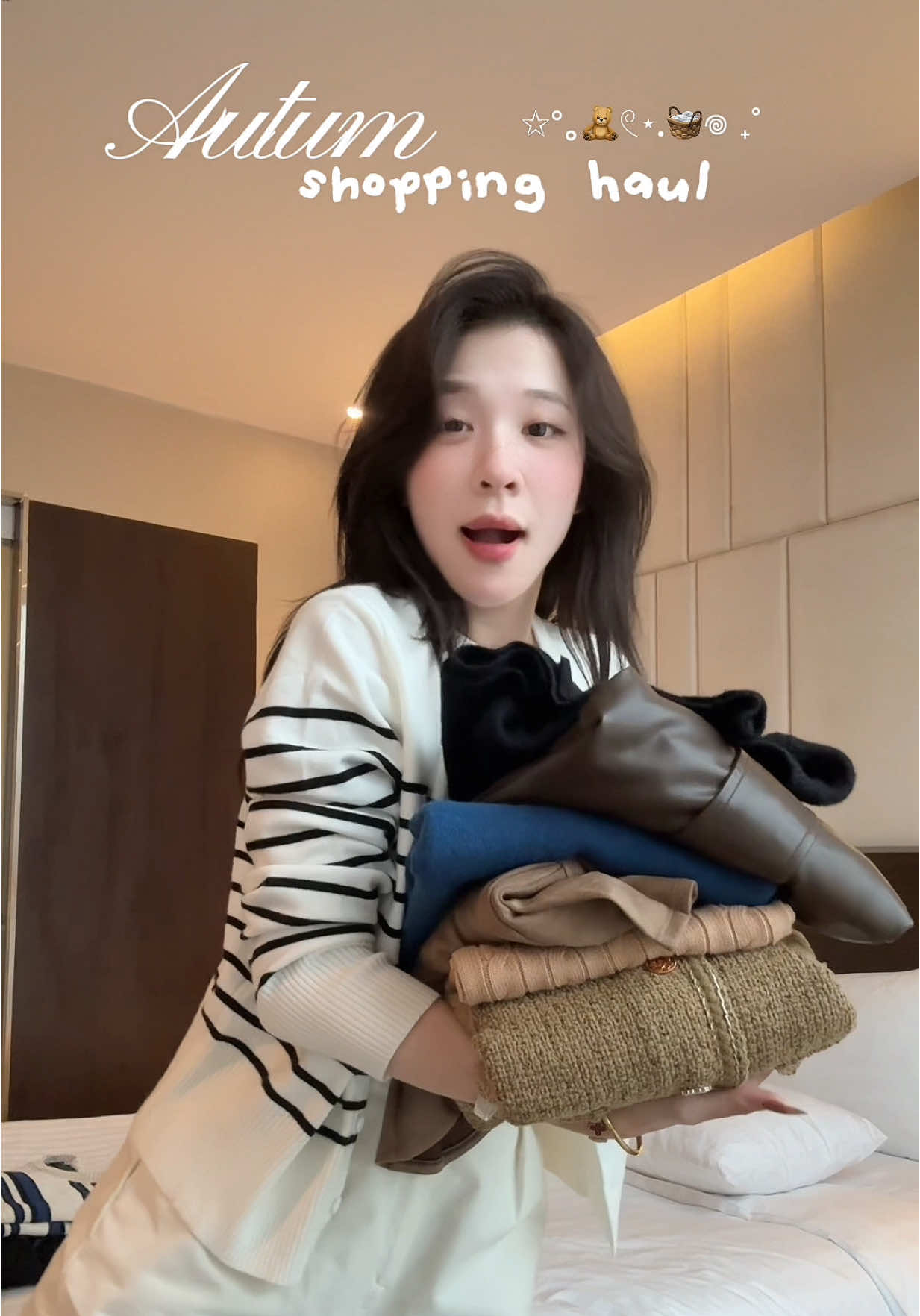 Omggggg em yêu muà thu lắm lắm luôn vì sắp tới toàn đồ đẹp thui á trộm zíaaaaaa #xuhuongtiktok #outfitideas #shoppinghaul #aolennu 