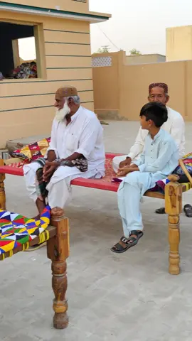 آهيو  هاڻي اڄان تون آهين رڳو ٻانهيون وجڻ جون ڪرين منهنجا محبون سائين  پيارن سان ڳڏ ٽهڪن م  @junaid bin ameer  @Abdul Khalique Rahimoon  @Its' Muna Bhai🖤 