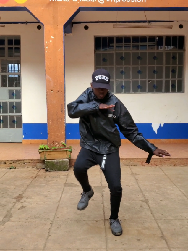 first time doing hardcore dancehall #dancehall #dance #heartsinmotion #danceviral #trending @dancehall furniture @YOUNG GEE🇰🇪 @💢🌚jj mùgo✌ @betrantic_ and Young Gee🇰🇪 