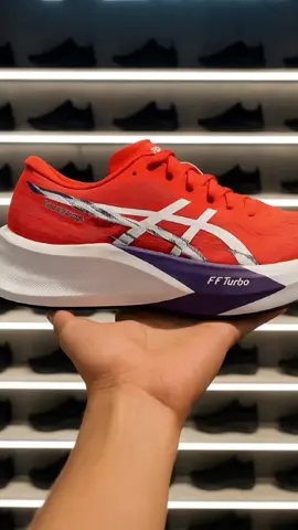 Sepatu Lari Pria ASICS MAGIC SPEED 4 1011B875600 ORIGINAL  #sepatu #sepatulari #sepatupria #sepatuolahraga #sepatukeren 