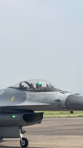 Slab » the pilot of the f16 demo team has just left us while he was making a training flight for an air show in Poland. He was a very talented pilot! He died living his dream life, the reason he got up every morning. And now, he is closer to the stars. We Will never forget you Blue sky foverer #poland #f16 #airforce #crash #rip    