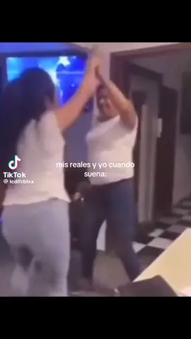 #😂 #paolasuarez #cumbiasonideras🎶🎵🎶🎵🎶🎵 #cumbiasonidera #bailarin 