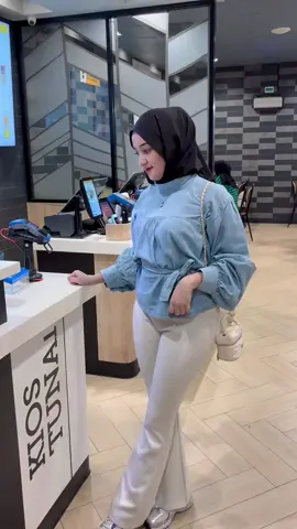 #fyp #rekomendasioutfit #promomakangajian #oufitideas #xbcyza 