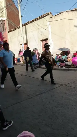 al menos la pude ver en persona 😝 #camilahidalgo  #chutillospotosí🇧🇴 #morenadaboliviana🇧🇴 