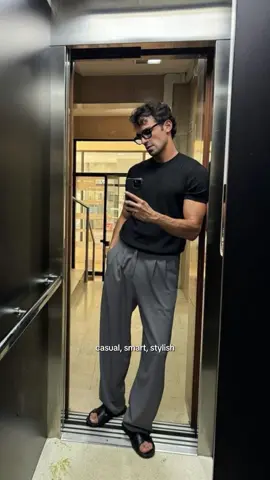 Smart casual dress code is a versatile style that bridges the gap between formal and casual wear. #style #fashion #rich #oldmoney #smartcasual 