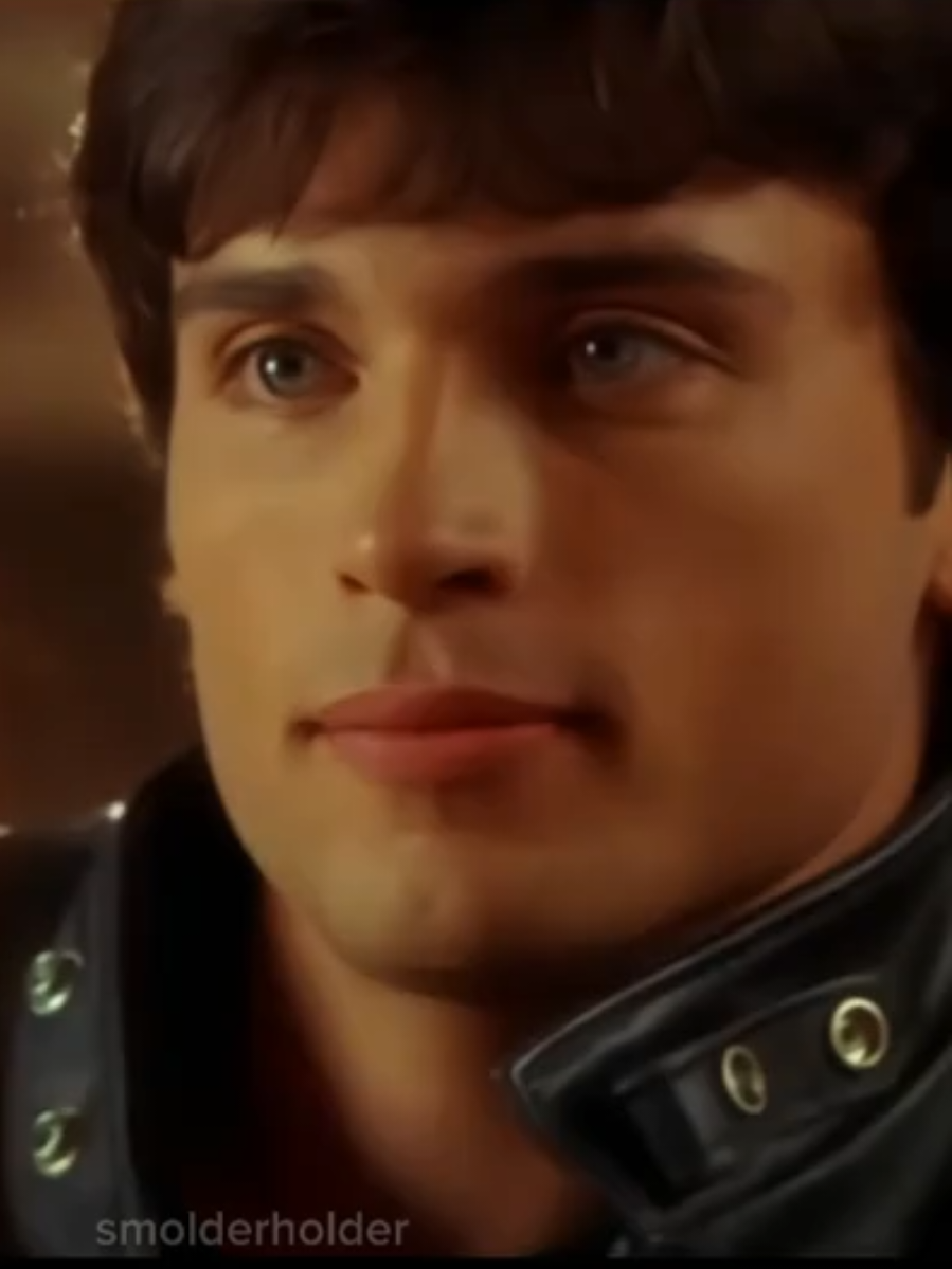 red k clark>>> #smallville #clarkkent #fyp #superman #edit 