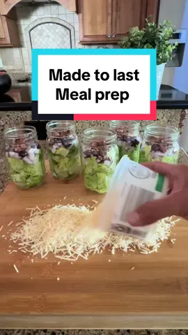 These healthy meal prep salads last five times longer sealed in the fridge and keep me on track for the week. I’ve lost over 80 pounds and have never felt better eating fresh 🙏 What I Used: 5 Mason Jars Rechargeable Vacuum Sealer (Link in description) Ingredients: 2 romaine hearts 1/2 red onion 1 cup dried cranberries 1 cup pecans 1 cup shredded Parmesan cheese Pepper to taste