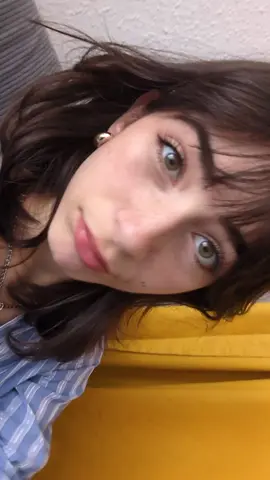 j'ai une poussière dans les cheveux ça me stresse arghh 😭😭 #pourtoi #cas #fyp #foryou #viral 