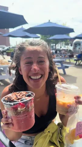 Kinky chai, capybaras, claw clips, and açaí bowls 😃😃😃