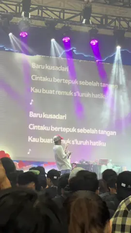 kegiataan cewe yang ga suka nyanyi#fourtwnty #vairal 