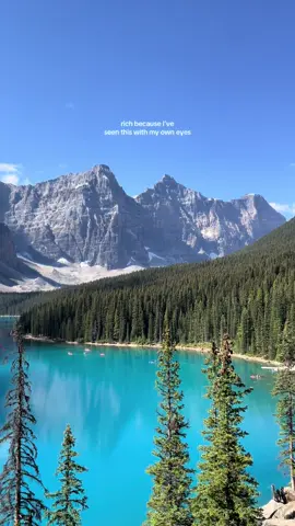 Moraine Lake - the most beautiful blue I’ve ever seen 🥹#morainelake #albertacanada #canadatravel #banffnationalpark #hikingadventures 