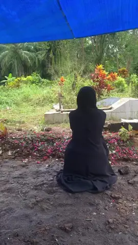 Terimakasih karena sebelumnya telah banyak memberiku kebahagiaan. Kini aku tahu, salah satu bentuk dari mencintai adalah merelakan kamu pergi🤍🫶🏼 