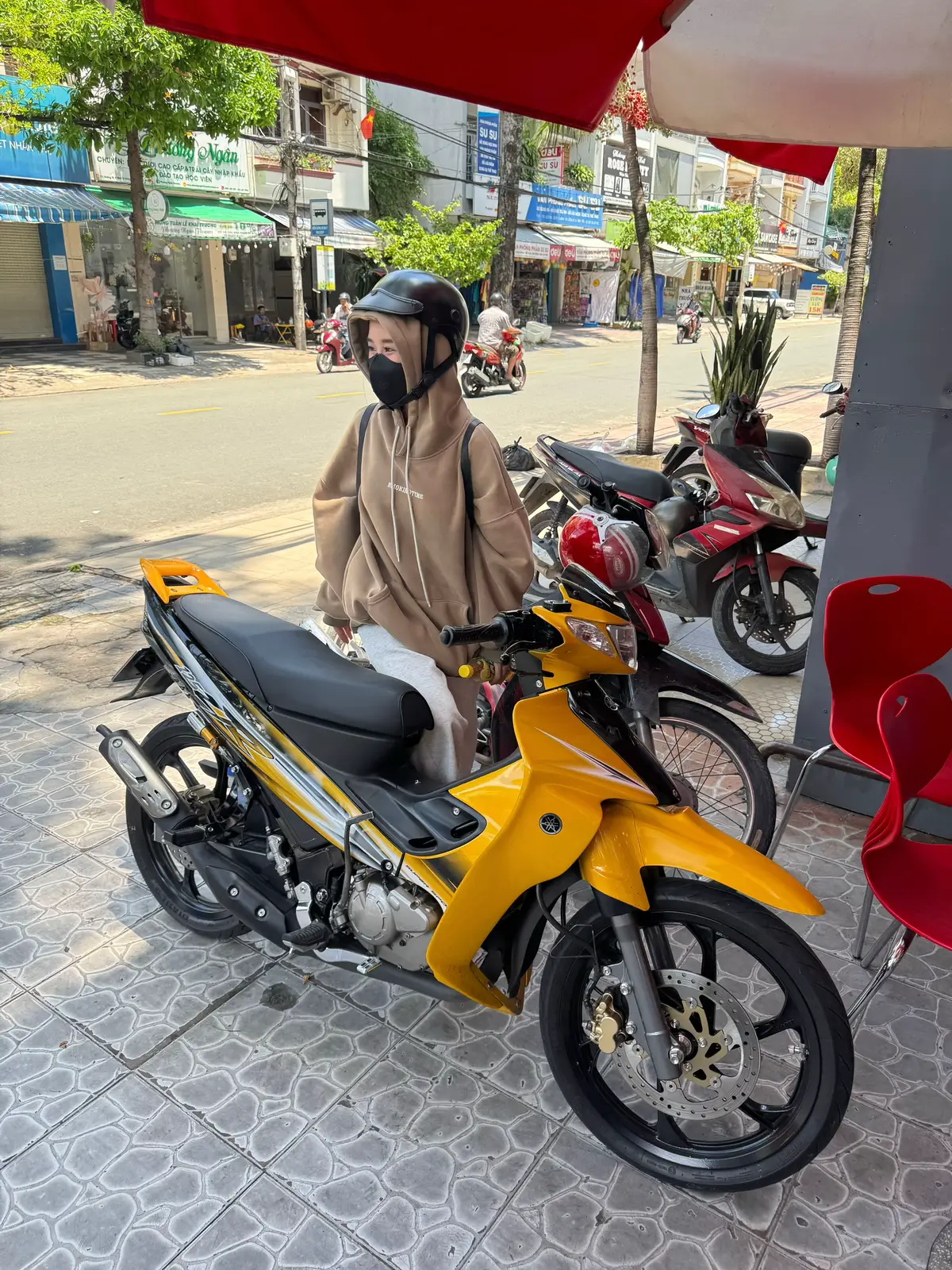 t đơn giản nhưng vợ t đang giỡn😀