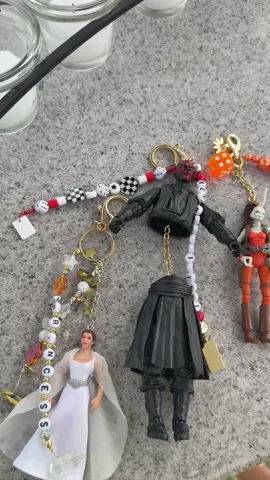 hard to pick a favorite when each is more unhinged than the last 🥰😍 #starwars #starwarsfan #keychains #diykeychain #starwarsdiy 