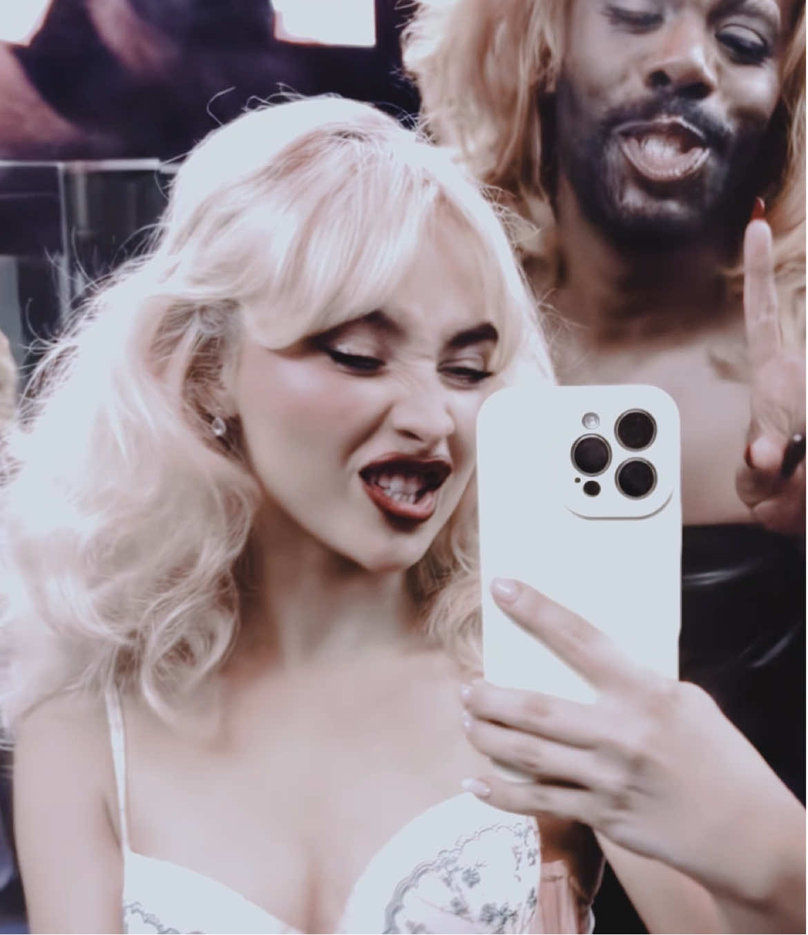 pack on sale in bio 🩷 | #sabrinacarpenter #sabrinacarpenteredit #MansBestFriend #tearssabrinacarpenter | @hadley @hails @carlly @sadie @Osiel @𝔐𝔞𝔯 @glyphz @shadow 